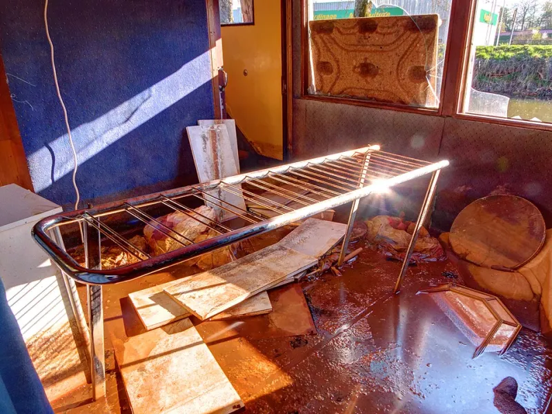 Dead Servers Walking: The Urban Explorers Cracking Open Tech's Forgotten Tombs